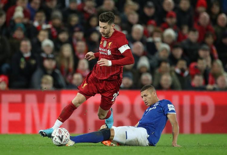 骑士内线组合压制对手